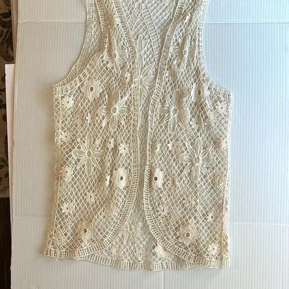 Crochet fairy core vest rounded front women’s size medium - Picture 6 of 7
